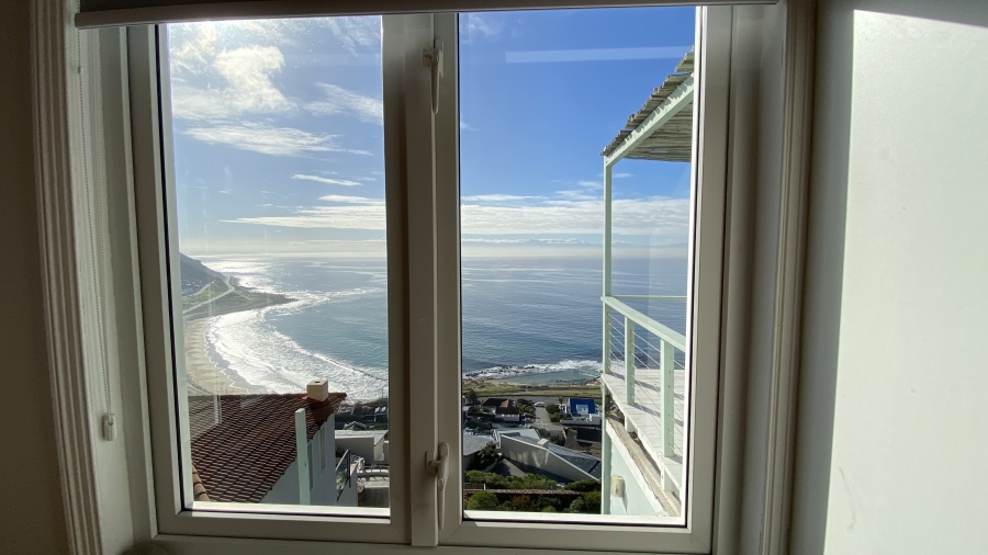 3 Bedroom Property for Sale in Cairnside Western Cape